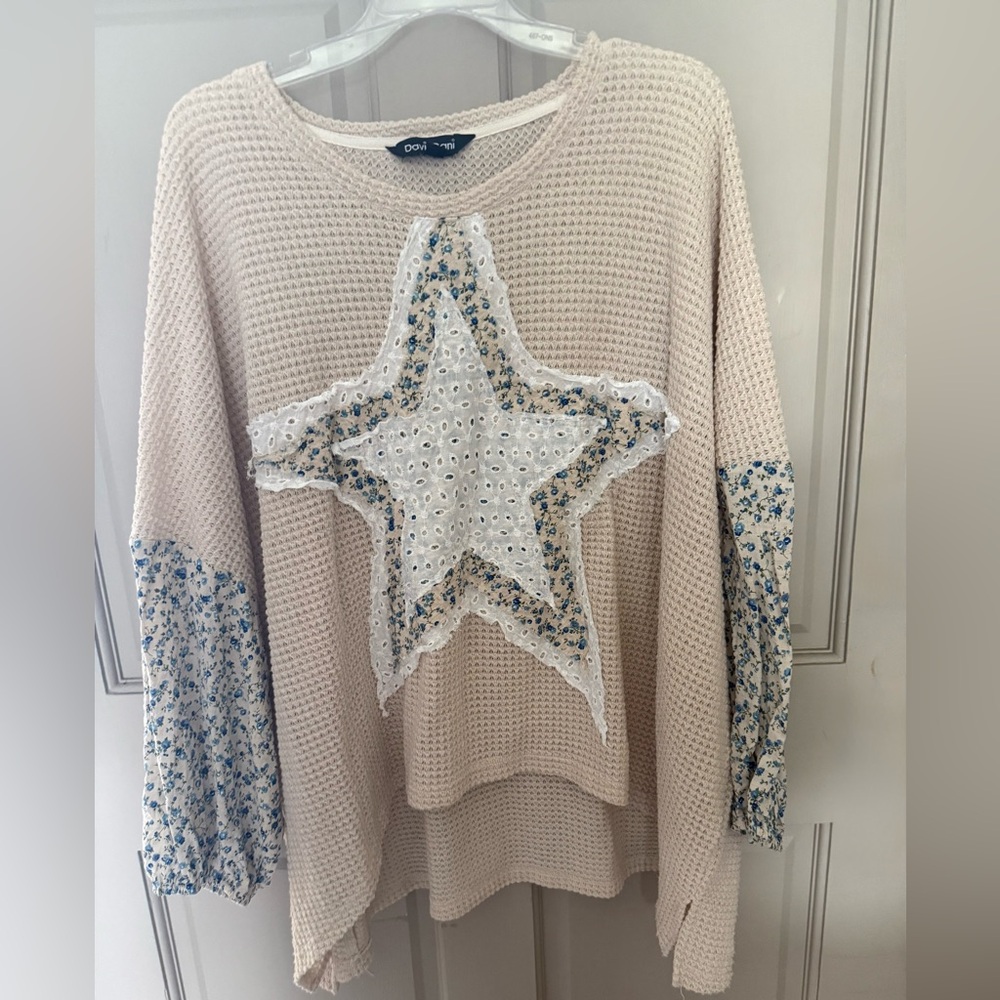 DAVI & DANI Cream Waffle Knit Pullover with Blue Floral Star - Picture 2 of 4